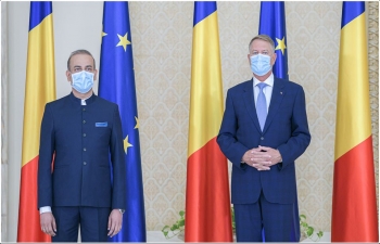 Ambassador present credentials to the President of Romania