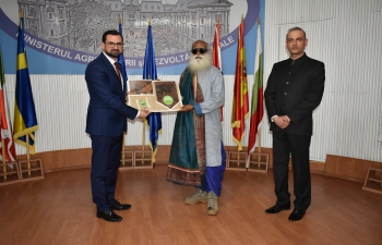 Sadhguru met the Minister of Agriculture and Rural Development, Mr. Adrian-Ionuț Chesnoiu. Ambassador also attended the meeting.