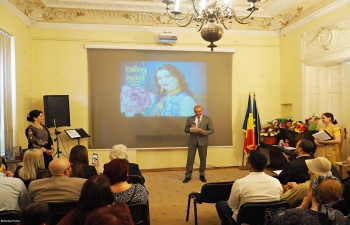 Ambassador launched Ms Naliny s album MEHFIL EVERGREEN GHAZALS 