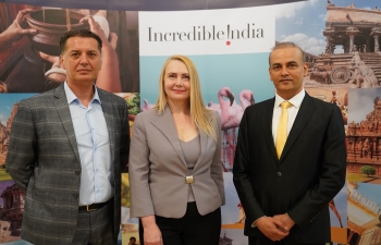Ambassador was present at Fascinating India Exhibition in Bacau
