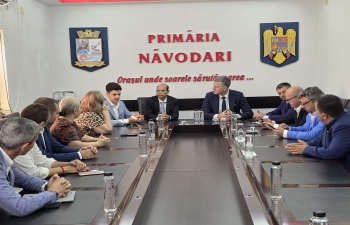 Ambassador Dr. Manoj Kumar Mohapatra met with Năvodari Mayor Florin Chelaru